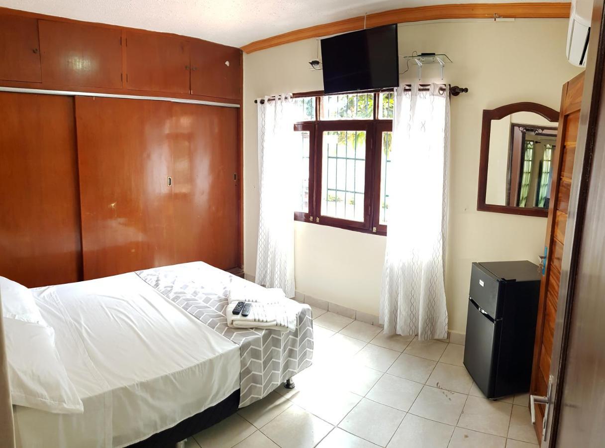Lili'S Hostel Santa Cruz de la Sierra Kültér fotó