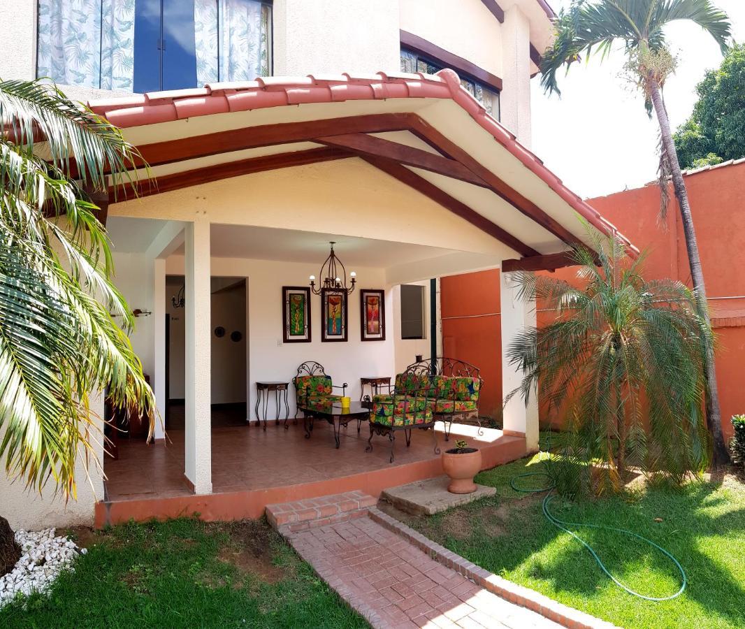 Lili'S Hostel Santa Cruz de la Sierra Kültér fotó