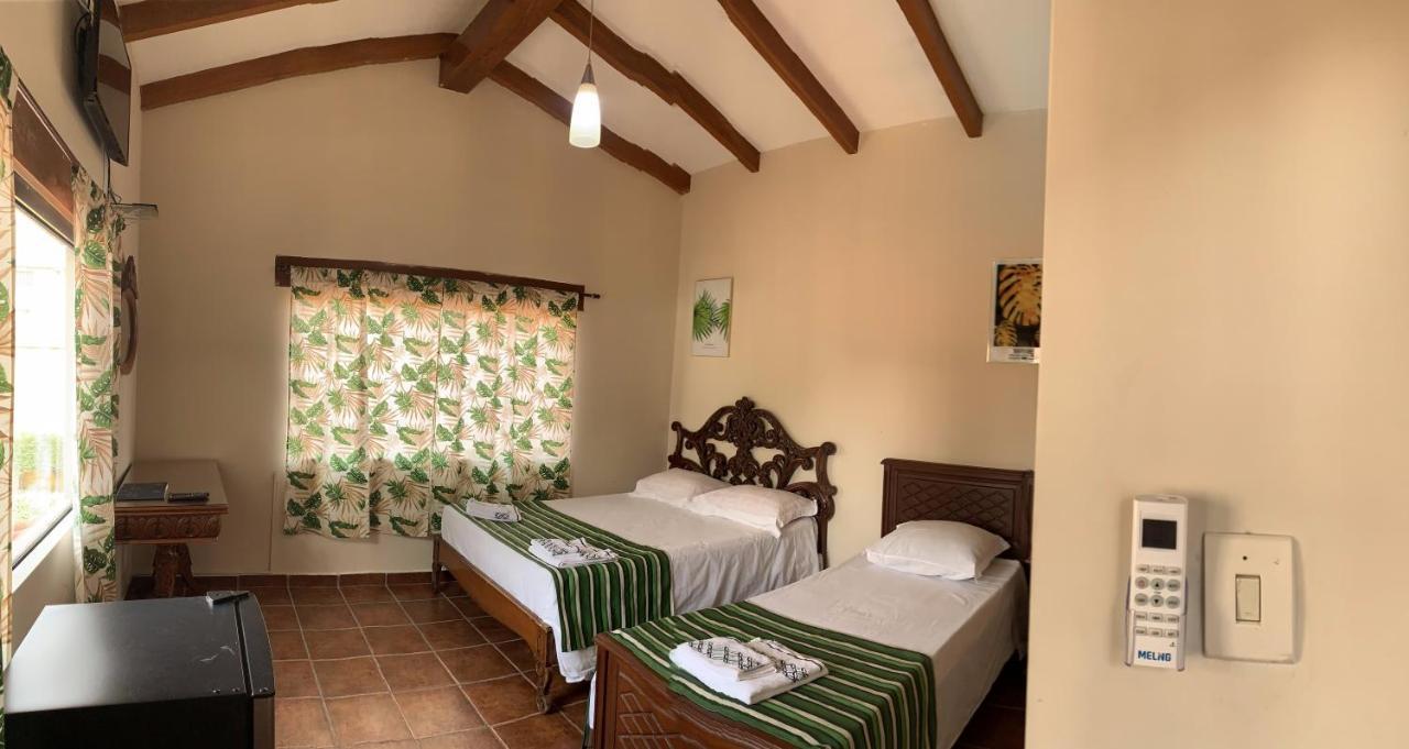 Lili'S Hostel Santa Cruz de la Sierra Kültér fotó