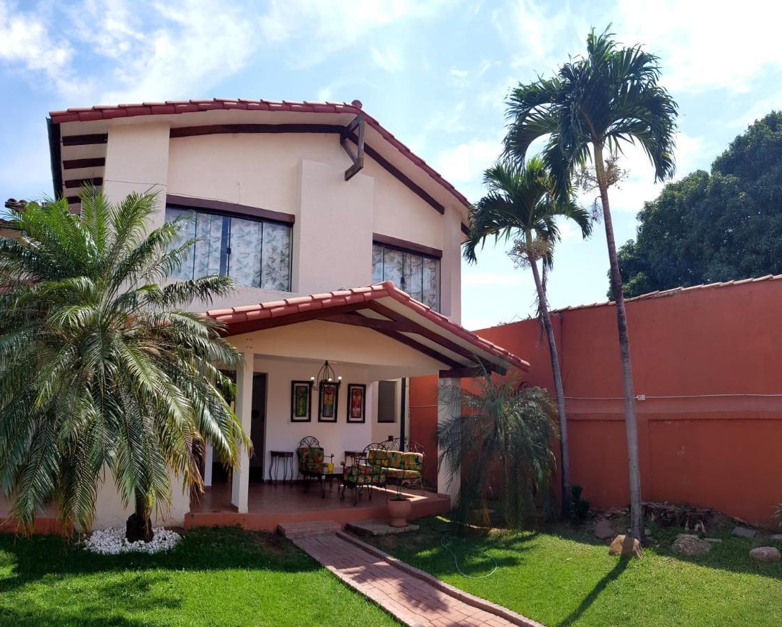 Lili'S Hostel Santa Cruz de la Sierra Kültér fotó